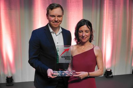 Das Gründerteam mit dem Hamburger Gründerpreis Das Gründerteam mit dem Hamburger Gründerpreis