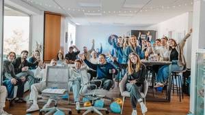 8. 000 Kunden. Was ein Meilenstein 8. 000 Kunden. Was ein Meilenstein